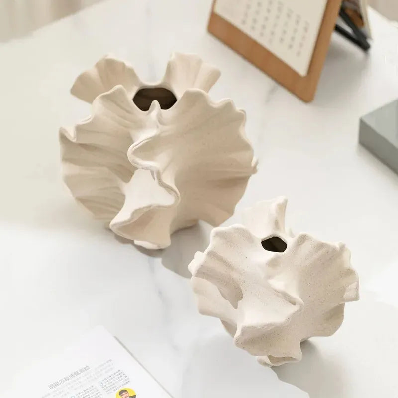 Pétale Decorative Vase | Elegant Porcelain, Unique Geometric Design